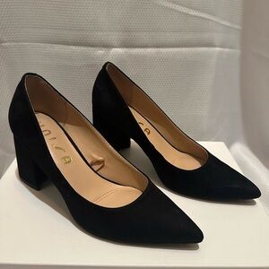 Unisa Black Pumps Sleek Chunky Heel Design